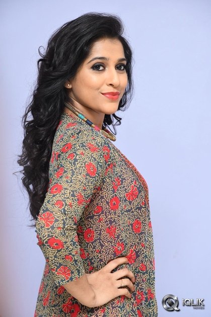 Rashmi-Gautam-At-Thanu-Vachenanta-Movie